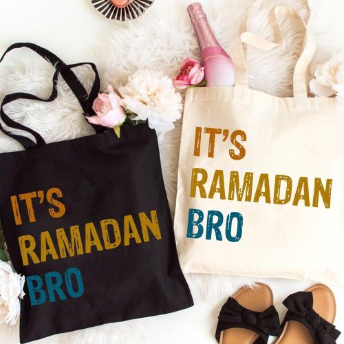 Sac Fourre-Tout 'C'est Ramadan Bro' – Grande Capacité, Polyester Durable, Design Imprimé Élégant pour le Shopping, les Voyages et les Activités en Plein Air, Cadeau d'Eid Parfait pour Hommes, Sac Cadeau de Ramadan Sac Fourre-Tout Festif Grand Sac Fourre