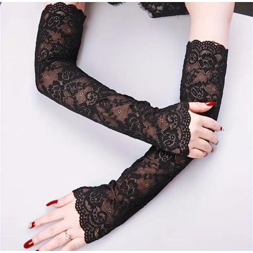 قفازات دانتيل سوداء بدون أصابع بنمط عتيق