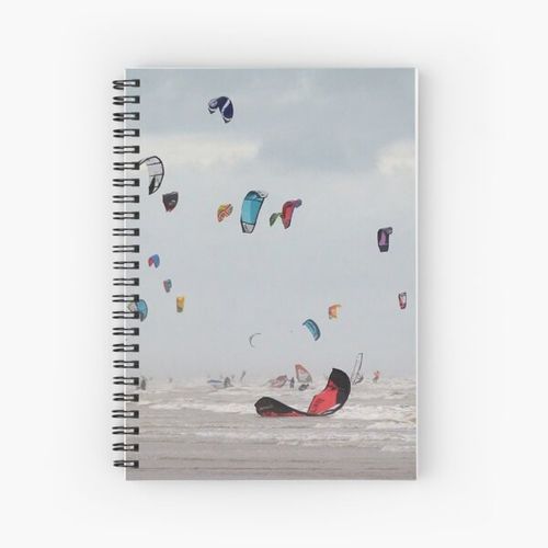 Kite surfers on the beach at Camber Sands, Kent Spiral Notebook Bloc note