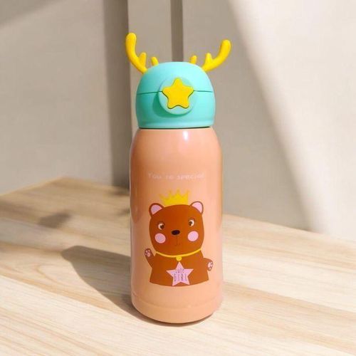 قرعة دُب برتقالية مع قرون