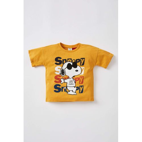 Regular Fit Short Sleeve Snoopy Printed T-Shirt