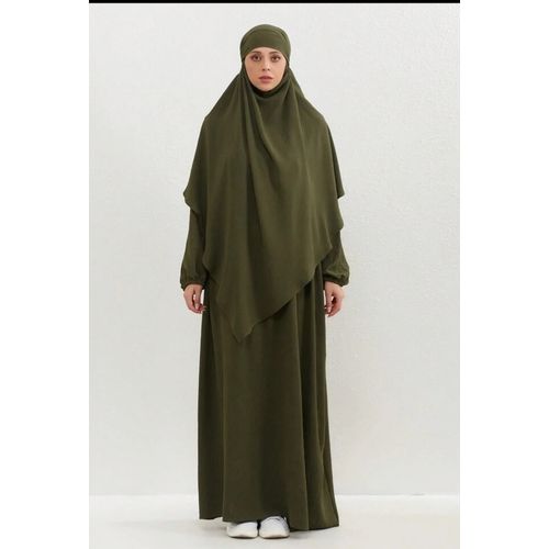 Abaya chic avec hijab