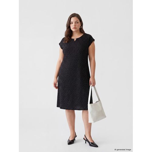 Robe A Forme À Pois À Col Rond