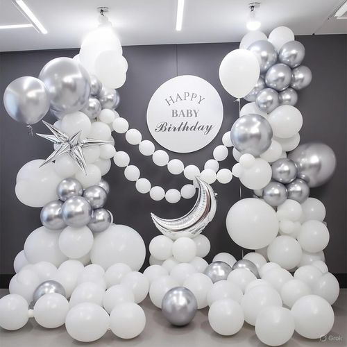 Kit Arche de Ballons Anniversaire Lune et toile - Blanc Mat Argent Perle avec Toile de Fond