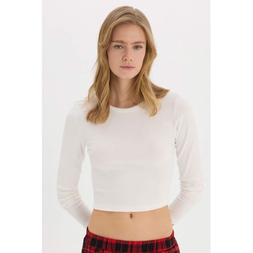 تيشيرت سليم عادي أبيض بأكمام طويلة