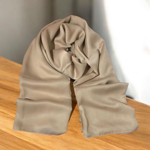 Hijab Châle en satin de haute qualité + Cadeau