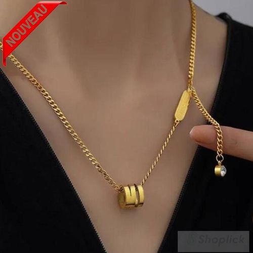 Collier doré avec pendentif spirale cylindrique en zircon Design élégant et moderne