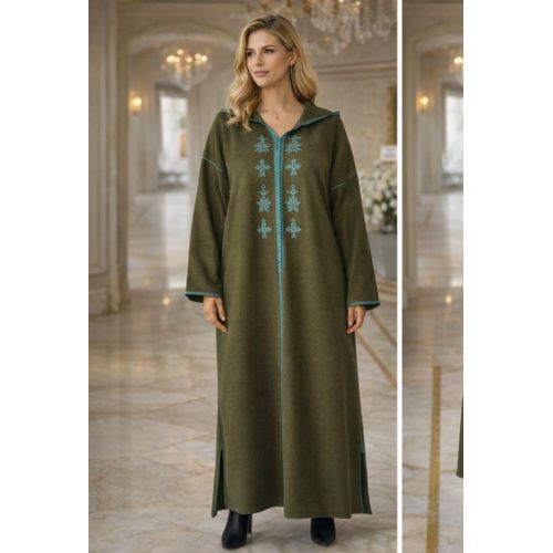Djellaba femme hiver en mohair vert olive avec broderie fassie turquoise – Luxe marocain