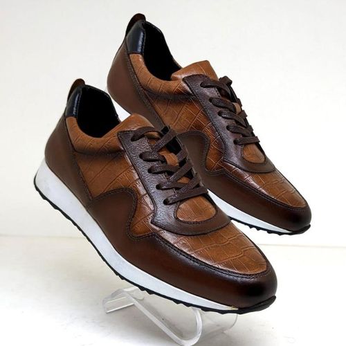 حذاء رياضي عصري كلاسيكي