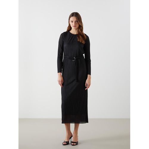 Robe à col rond