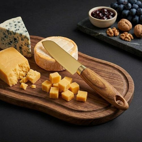 Couteau à fromage premium avec lame dorée et manche en bois naturel pour plateau élégant