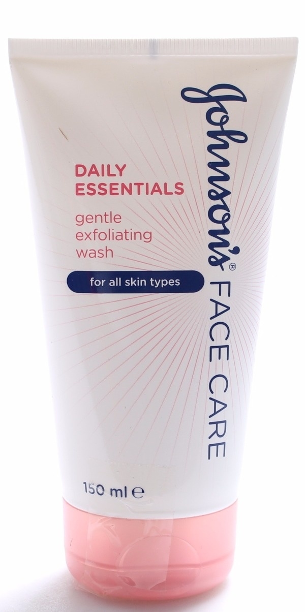 Johnson's Face Care Daily Essentials Gentle Exfoliating Facial Wash (150ml) by JOHNSON'S - Shop Online for Beauty in New Zealand