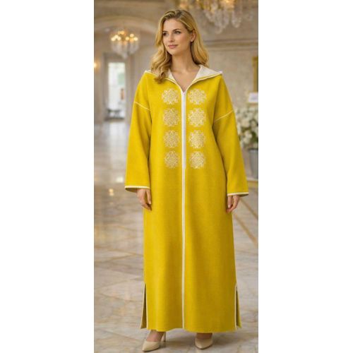 “Djellaba hivernale femme jaune avec broderie massloule – Ramadan et Aïd”