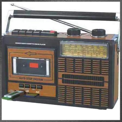 Radio Cassette Vintage Multi-Fonctions Style Rtro avec USB SD et Bluetooth