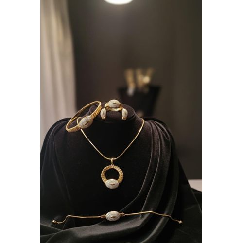 Parure de cinq pièces plaque or 14K XP