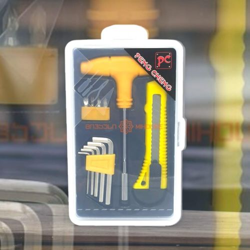 Coffret complet avec clés hexagonales et accessoires