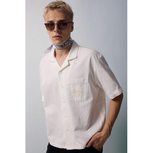 Chemise boxy en coton écrue à col cubain et manches courtes