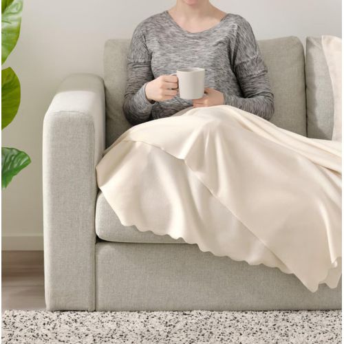 Plaid polaire blanc cassé – Douceur et confort 120 × 160 cm