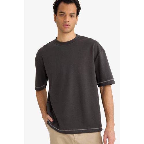 تيشيرت نص كم قصة فضفاضة بياقة مستديرة