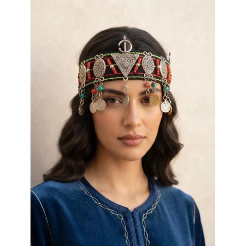 Tachdadet Amazigh Authentique Un diadème traditionnel d'exception orné de la Tazerzit et de motifs inspirés du patrimoine ancestral du Souss, idéal pour sublimer vos tenues avec élégance