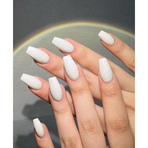 24 قطعة من الأظافر المزيفة القصيرة و 1 مبرد أظافر و 1 شريط فويل