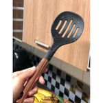 product_image_name-Generic-Cuillère de cuisine élégante avec tête noire et manche en laiton-3