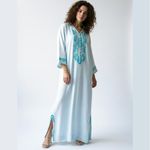 product_image_name-Generic-Caftan Long Bleu Ciel avec Broderie Turquoise – Coupe Fluide Élégante-4
