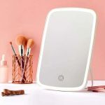 product_image_name-Generic-مرآة لوضع مساحي التجميل تعمل باللمس وسطوع Cosmetic Mirror LED-2