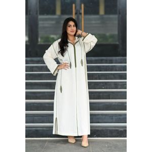 Jeleba ce modèle est confectionné en tissu kamkha léger.