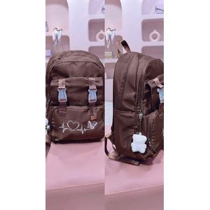 Sac à dos élégant pour femme, design créatif avec détails brodés et pendentif en peluche, couleur chocolat