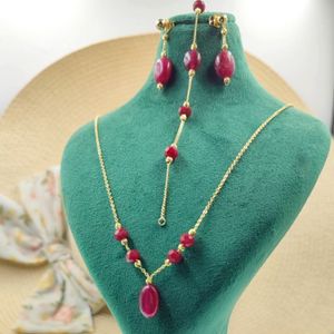 ensemble 3 pièces avec des pairle rouge