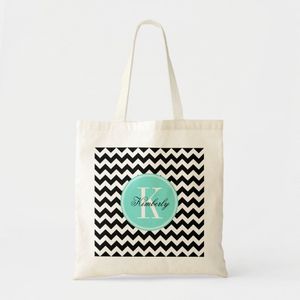 Black and white chevron tote with turquoise monogram Unique, haute qualité