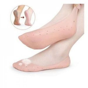 Chaussettes en silicone anti-fissuration, pour des pieds doux et protégés.