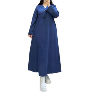 جلابة نسائية عصرية من كريب ممتاز، بأسلوب مغربي أنيق للخروج