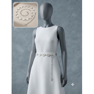 Ceinture féminine design moderne et élégant avec détails métalliques dorés