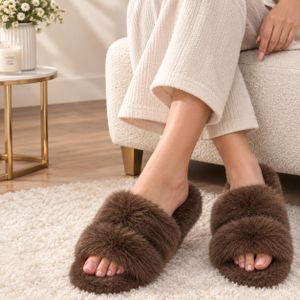 Pantoufles femmes en fourrure douce et chaude 