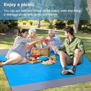 Tapis Familial de Plage Anti-Sable Imperméable – Grande Couverture Portable avec Piquets de Fixation et Poches d’Angle pour Pique-Nique, Camping et Vacances