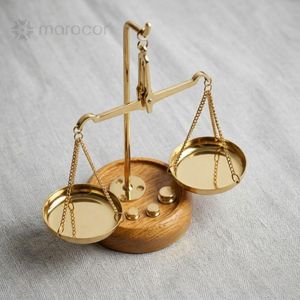 Balance de Précision Classique avec 4 Jeux de Poids Balance d'apothicaire vintage en laiton pour décoration d'intérieur