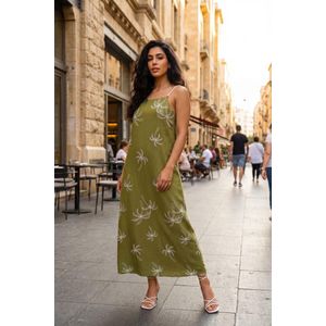 Marwa فستان بحمالات مطرزة