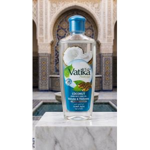 Vatika Naturals  Huile Capillaire Enrichie à la Noix de Coco3nuts (Coco3nut Enr1iched ) – Volume & Épaisseur – Enrichie en Vitamines A, E et F