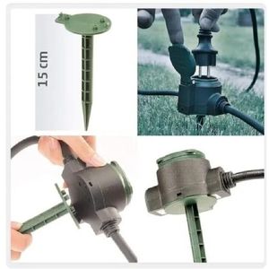 Rallonge de Jardin IP44 7.5m 3500 Watt avec 3 Prises avec 3 piquets de Terre Parfaits comme Source d'alimentation pour l'éclairage du Jardin.