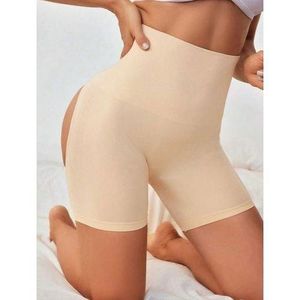 Short de gainage pour femme rehaussant le corps