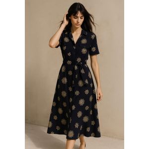 Marwa فستان طويل أزرق منفوخ بنقشة بارزة