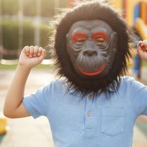 Masque de gorille pour enfant, accessoire de déguisement pour fêtes, anniversaires et jeux de rôle.