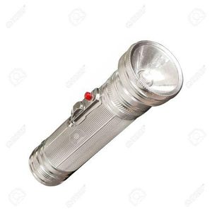 Lampe de poche au look vintage, haute luminosité et fonctionnalité moderne