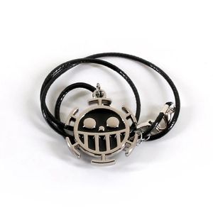 Generic Collier One Piece luffy Pirate drapeau métal collier cosplay Anime  Manga Naruto, جوميا المغرب