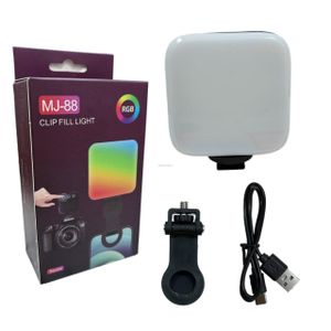 Éclairez Vos Photos et Vidéos avec ce Clip de Lumière RGB