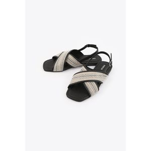 Marwa صندل أسود بأشرطة متقاطعة