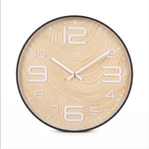 Horloge Murale Moderne en Bois Clair et Chiffres Blancs