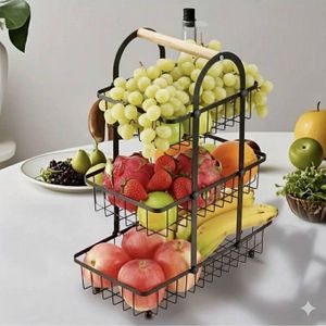 Panier à fruits et légumes en métal à 3 niveaux avec une poignée en bois.